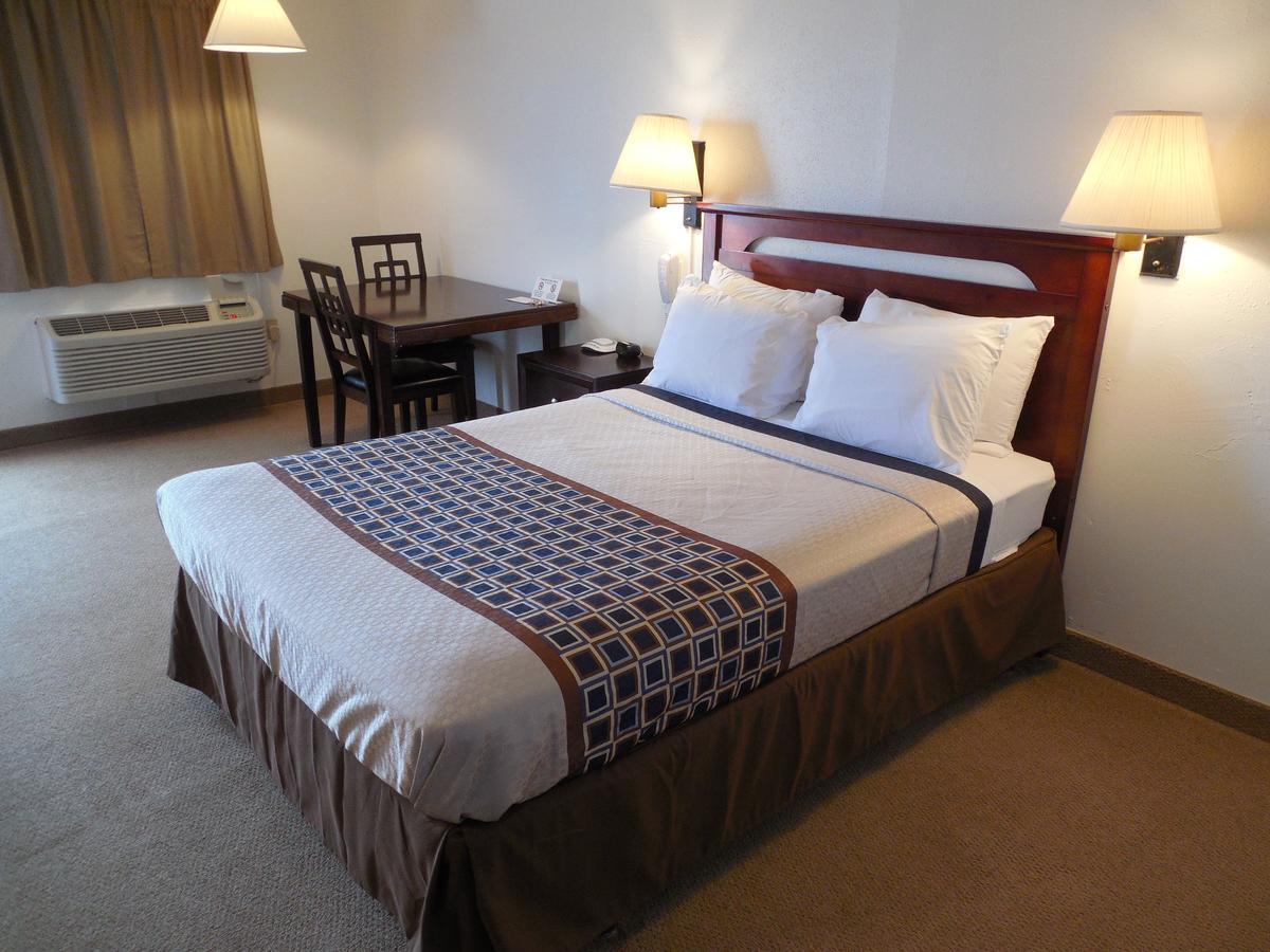 Motel 70 High Hill Esterno foto